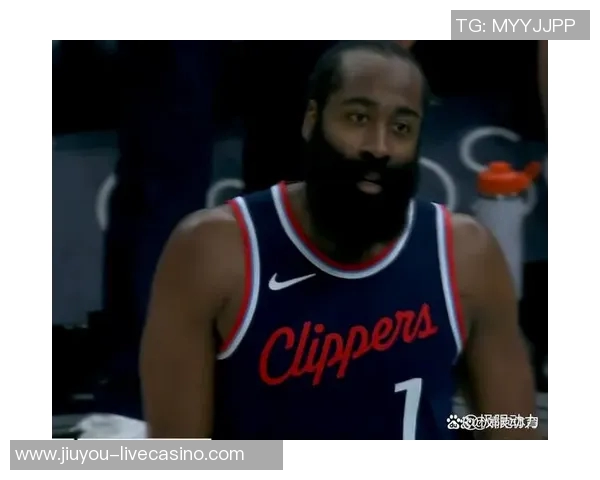 快船与灰熊的激烈对决揭示了季后赛争夺战的关键因素与球员表现分析